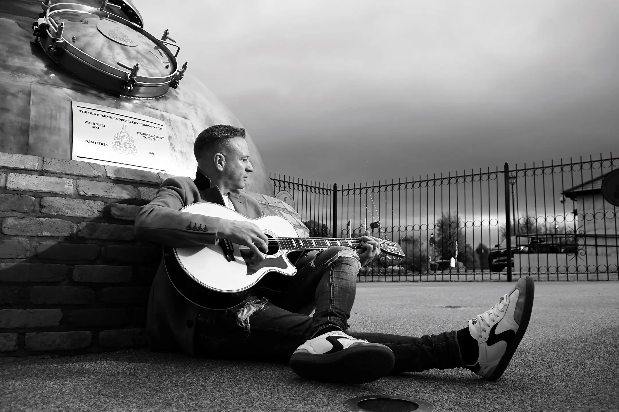 About Ritchie Remo - Irish country with heart, energy, and unforgettable nights.