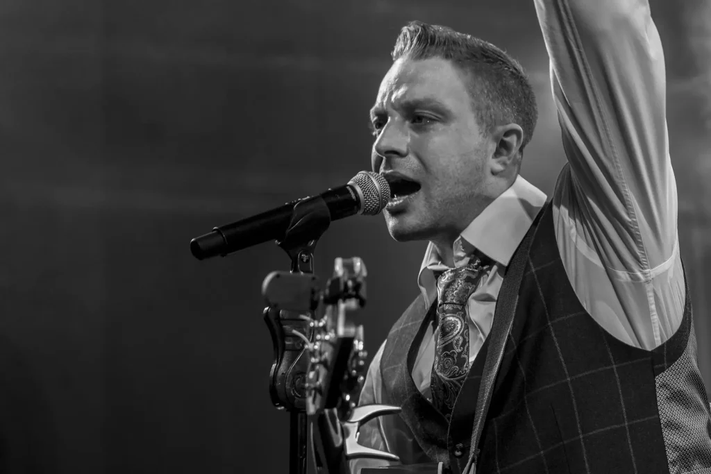 Ritchie Remo Live Performance